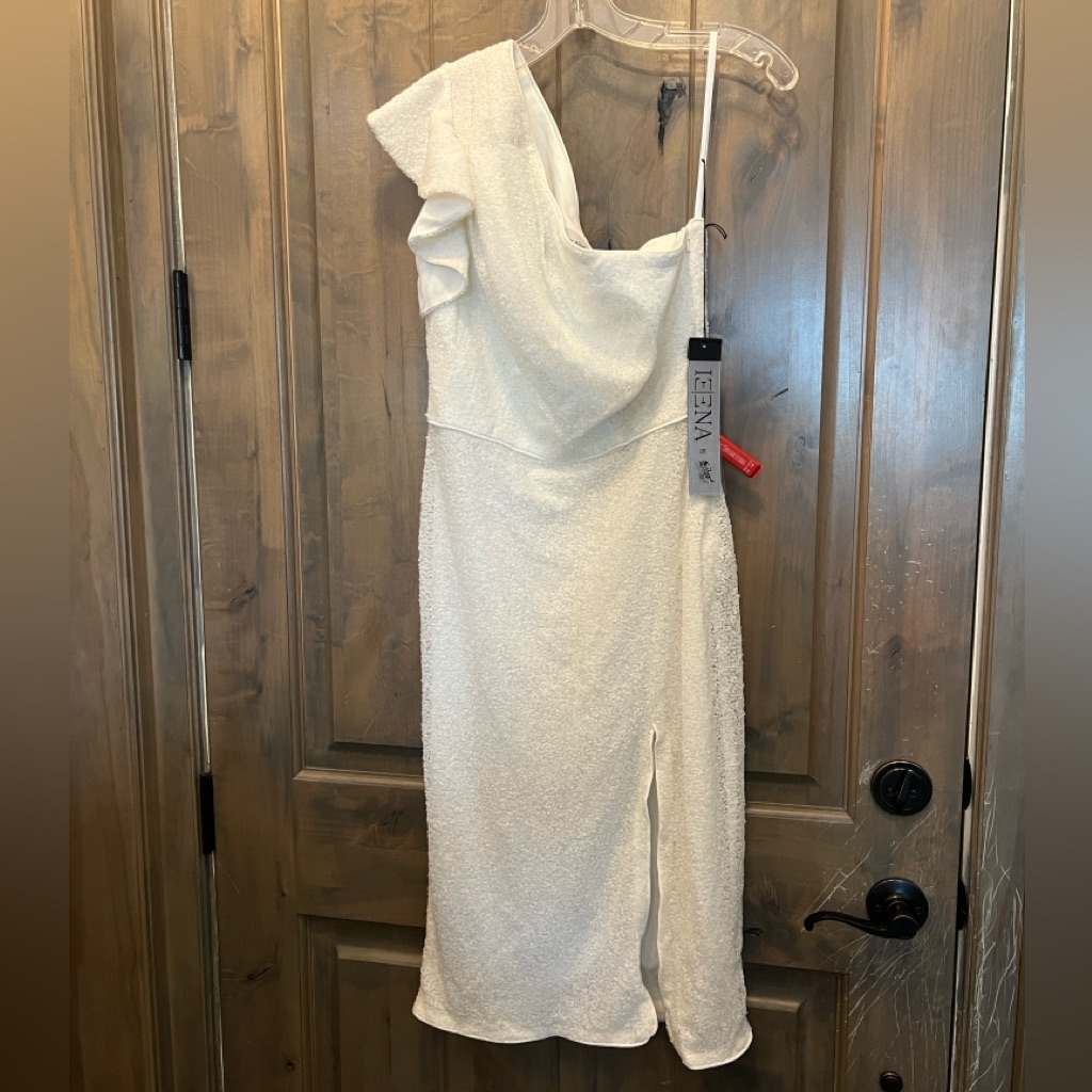 Ieena For Mac Duggal Women's White Matte Sequin One-Shoulder Short Dress. Size 6